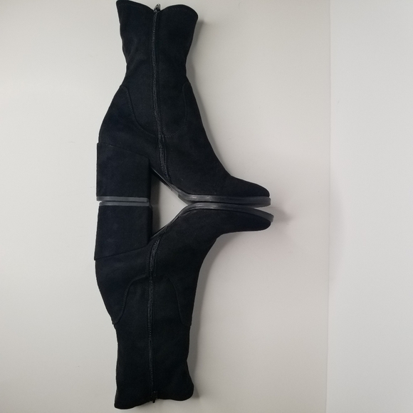 CHARLES DAVID NWOT Black Suede Ankle Boot - Picture 7 of 8